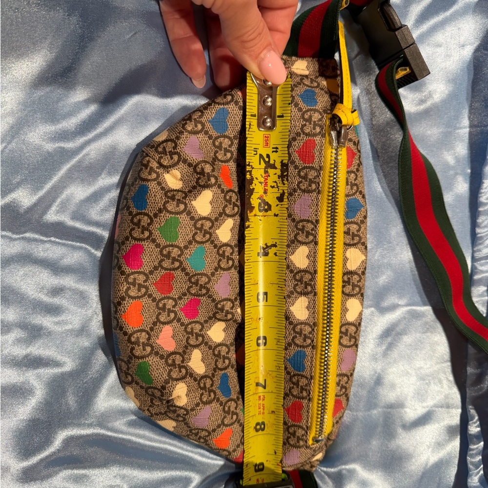 Gucci Multicolor Heart Print Crossbody Bag - Picture 12 of 13